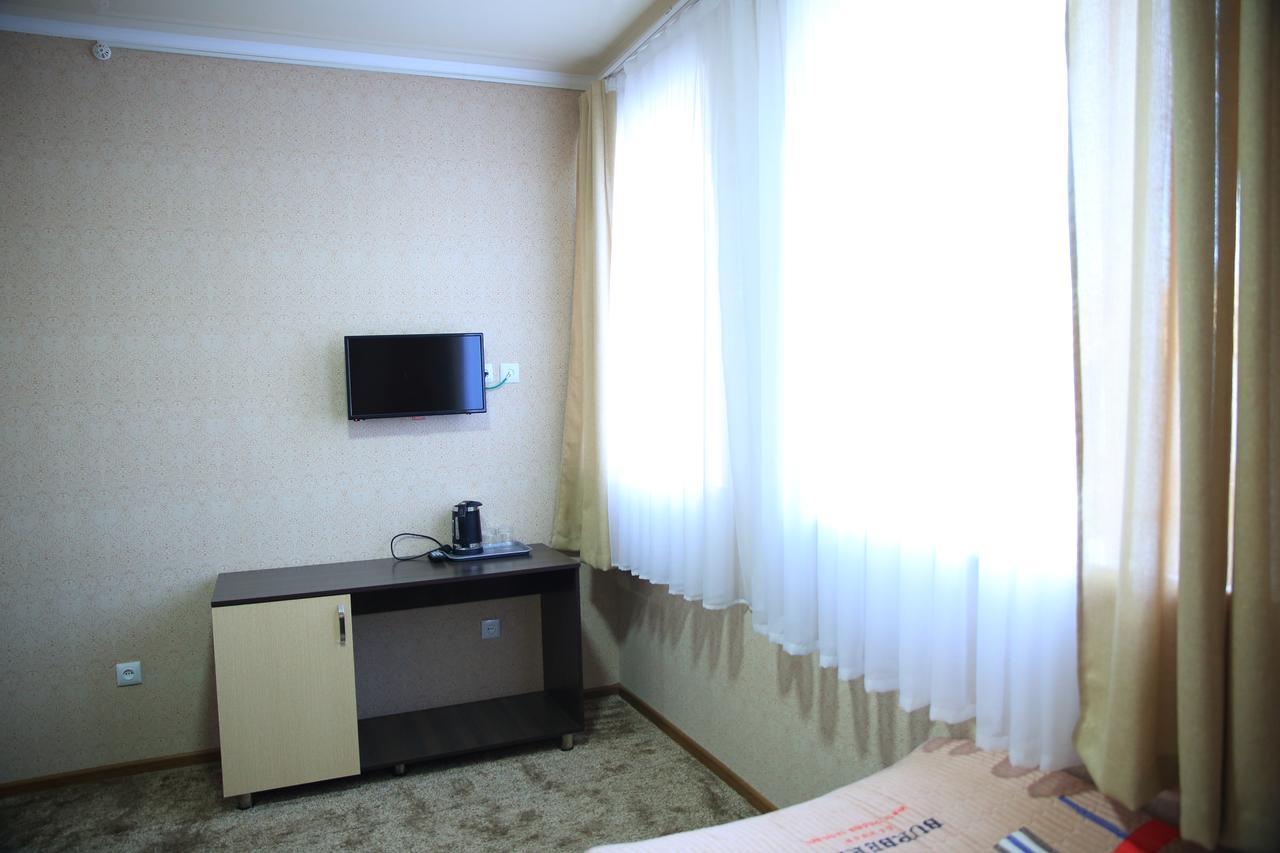 Aska Hotel Naryn ภายนอก รูปภาพ