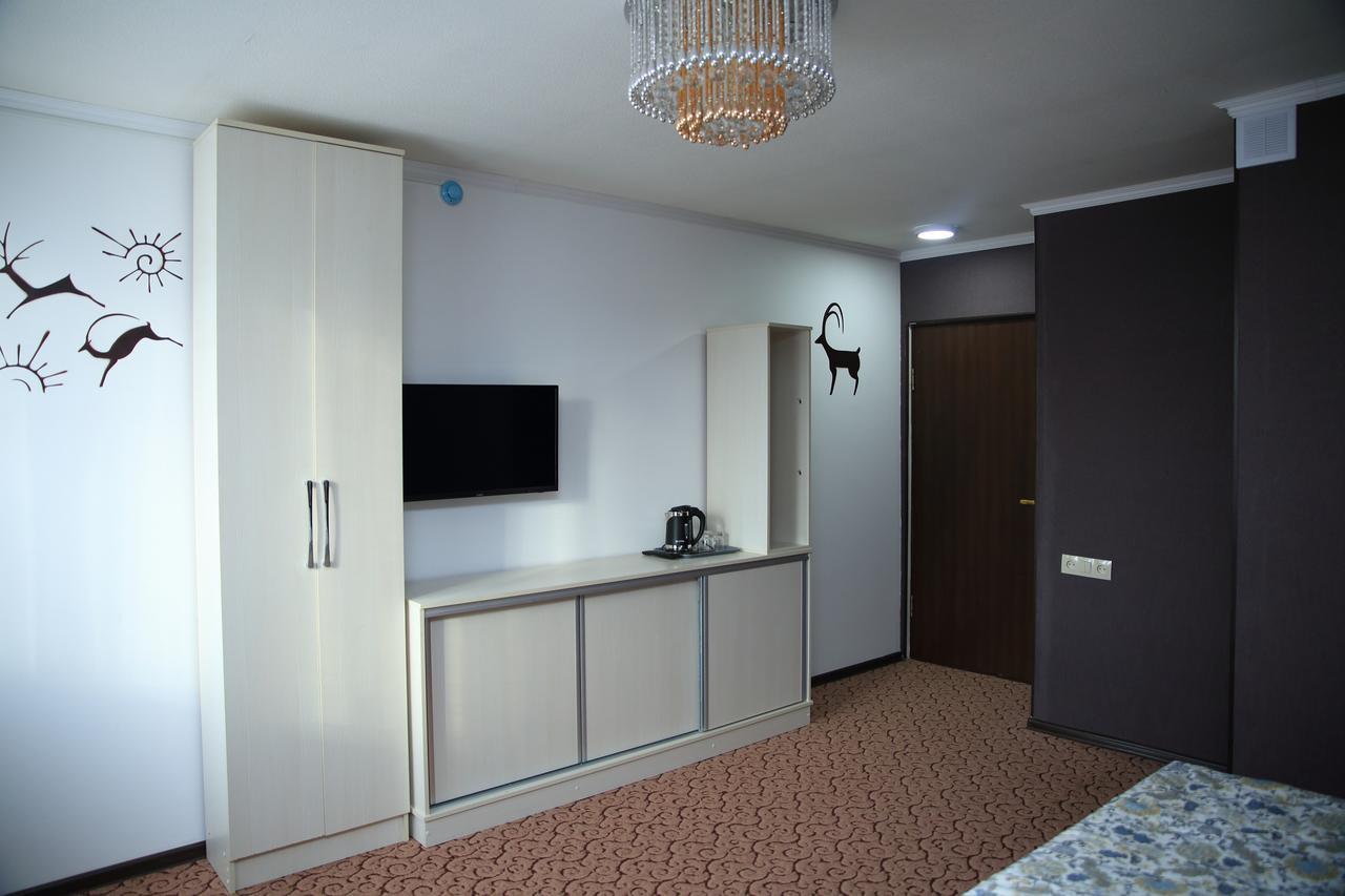 Aska Hotel Naryn ภายนอก รูปภาพ
