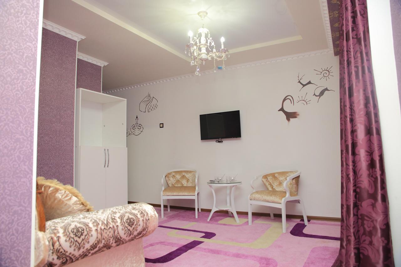 Aska Hotel Naryn ภายนอก รูปภาพ