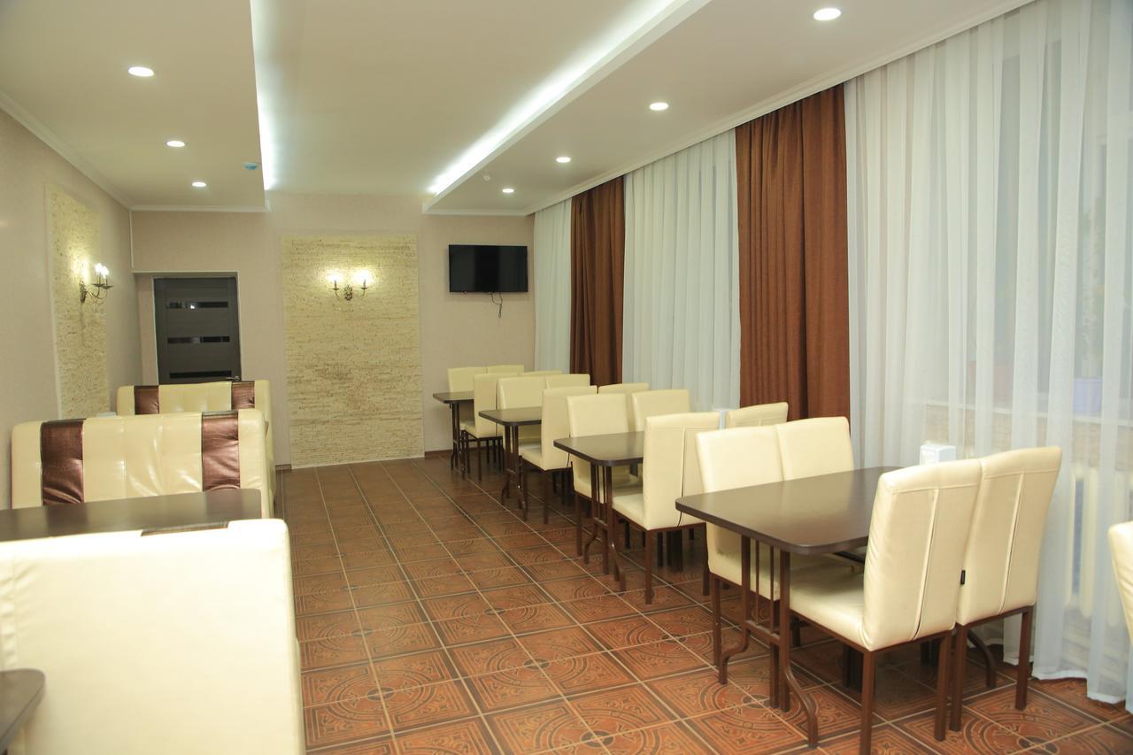 Aska Hotel Naryn ภายนอก รูปภาพ