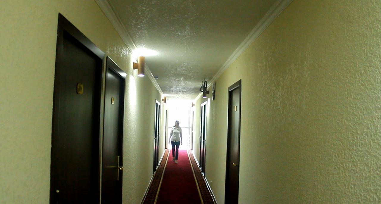 Aska Hotel Naryn ภายนอก รูปภาพ