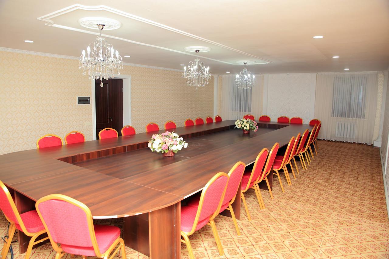 Aska Hotel Naryn ภายนอก รูปภาพ