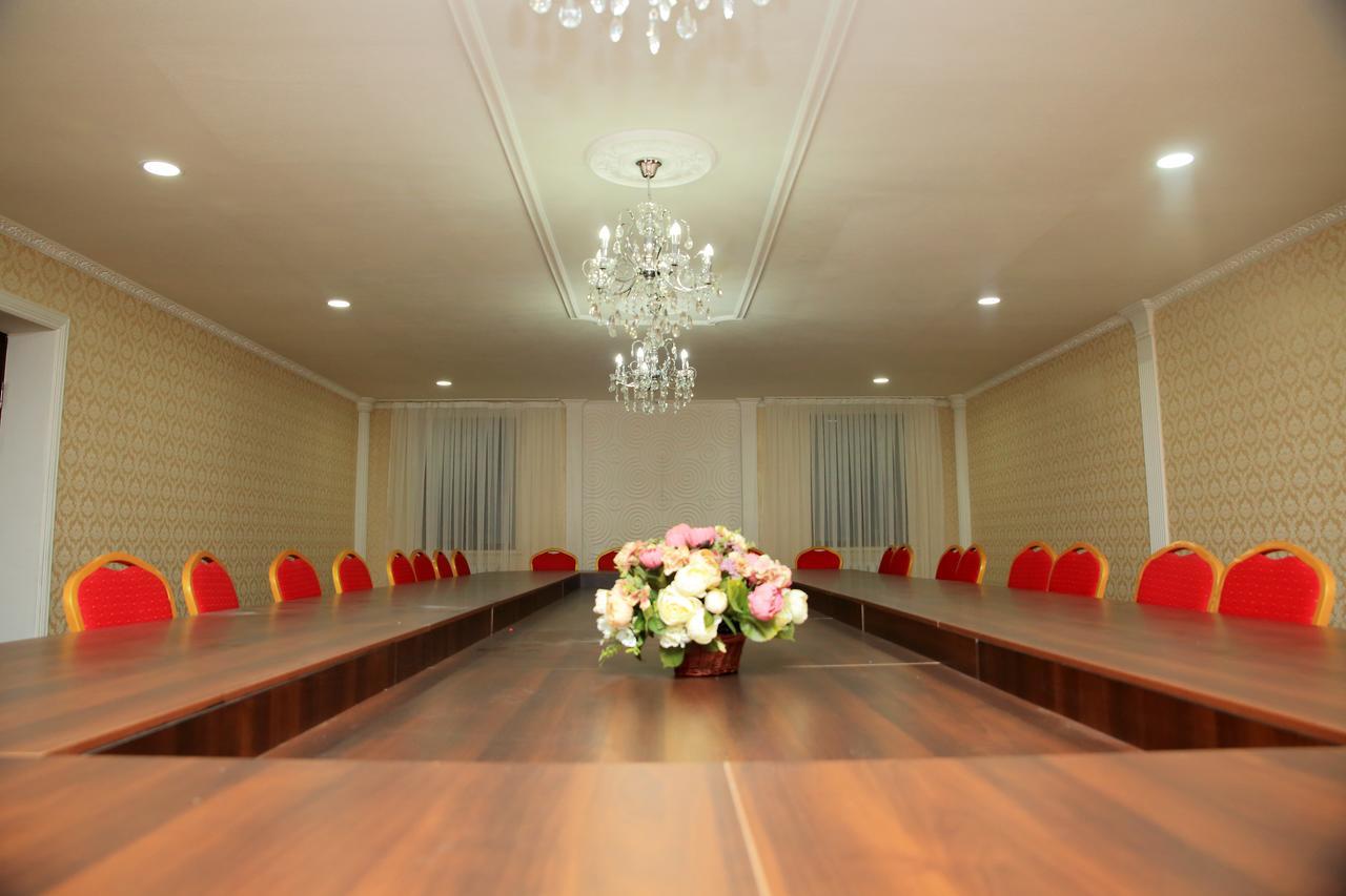 Aska Hotel Naryn ภายนอก รูปภาพ