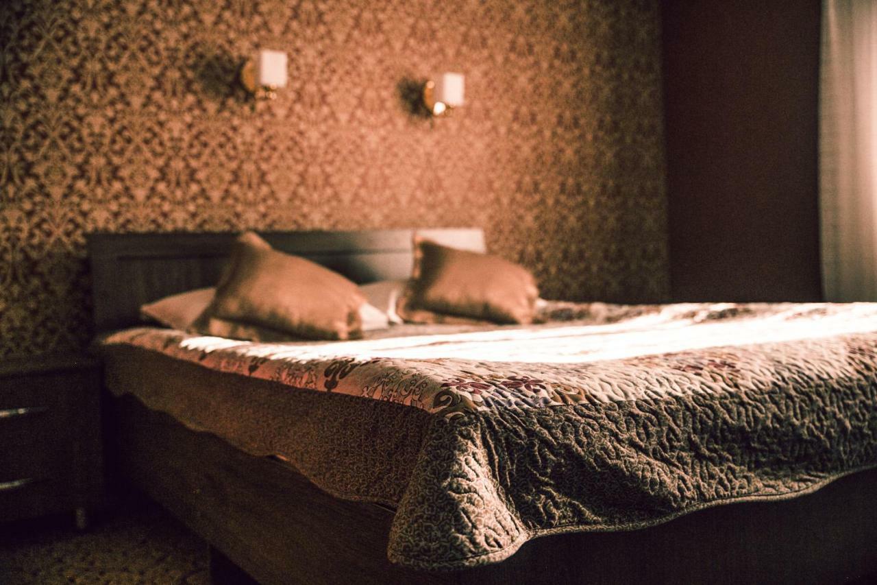 Aska Hotel Naryn ภายนอก รูปภาพ
