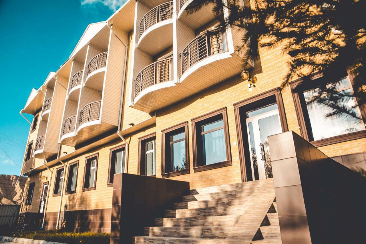 Aska Hotel Naryn ภายนอก รูปภาพ